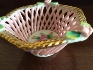 Vtg Dainty Pink/Gold Edged PORCELAIN TRINKET DISH-Lattice w Rose in Arts & Collectibles in City of Toronto - Image 2