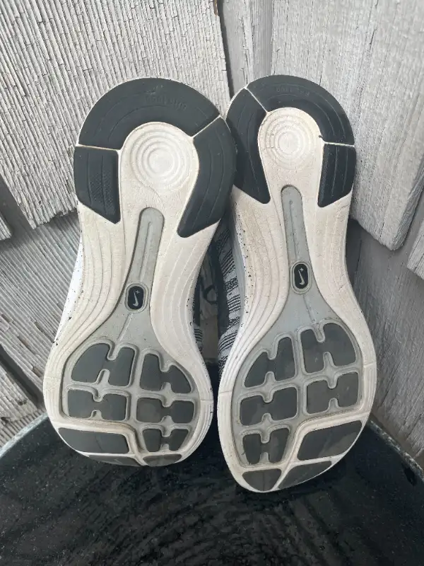 Nike Flyknit Lunar Wolf Grey 554887 Mens Size 8 Preowned - light in Men's Shoes in Richmond - Image 4