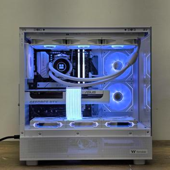 White RTX 5070 Gaming PC┃Ryzen 7 7800X3D┃32GB 6000MHZ, View more