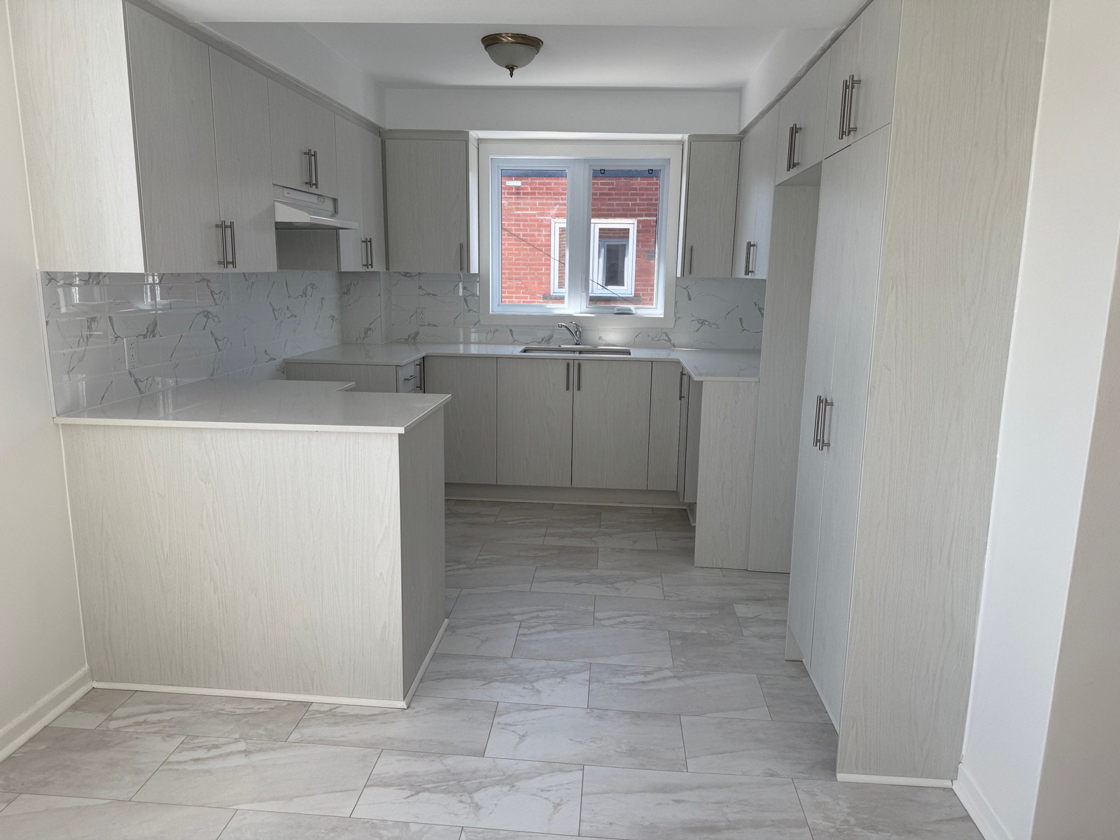 5 1/2 Apartment Saint-Leonard — photo 2