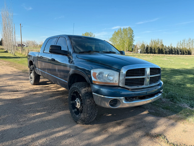 2006 ram 2500 mega cab in Cars & Trucks in Medicine Hat