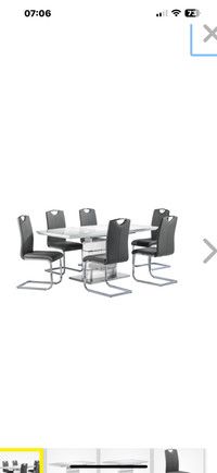 Extendable dining table with 6 chairs.