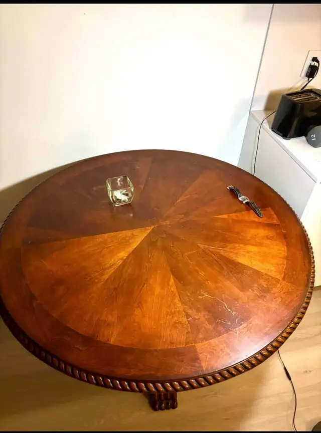 wooden round dining table  in Dining Tables & Sets in City of Toronto - Image 4