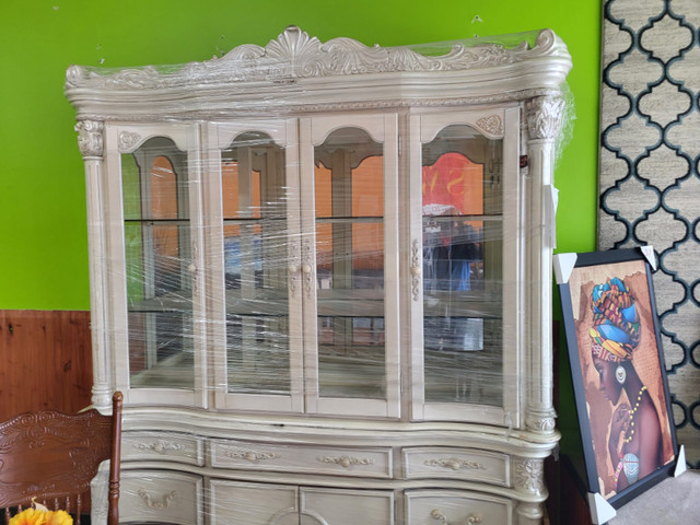 Antique Hutch for sale must go asap in Hutches & Display Cabinets in Norfolk County - Image 2