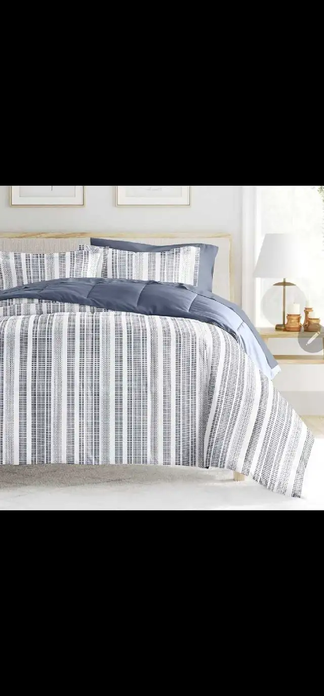7 Piece Bedding Set - Comforter and Sheet Set in Bedding in Mississauga / Peel Region - Image 2