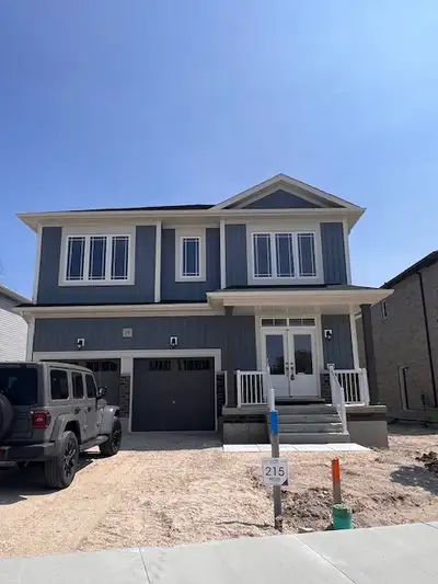 4-bed 3.5-bathroom New Build House For Rent