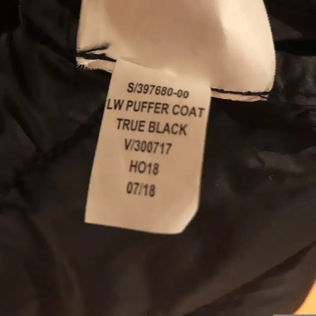 Women’s small Gap lightweight puffer in Women's - Tops & Outerwear in Oakville / Halton Region - Image 4