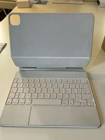 Étui et clavier pour iPad, View more