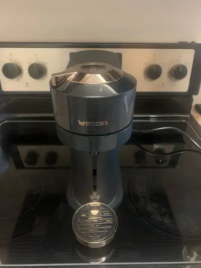 De'honghi Nespresso Vertuo Premium Expresso Machine, View more