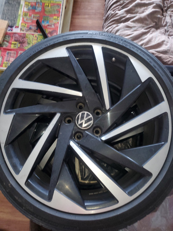 OEM Volkswagen Rims and tires. 245x35x20 5x112 in Tires & Rims in Hamilton - Image 3