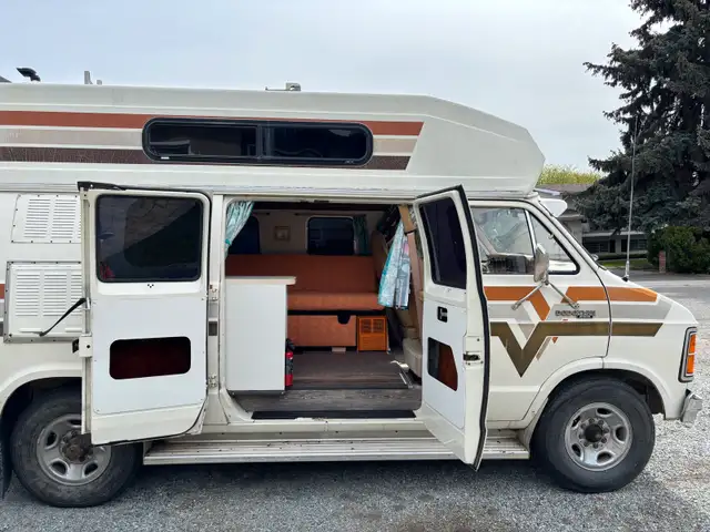 Dodge Camper Van in RVs & Motorhomes in Penticton - Image 3