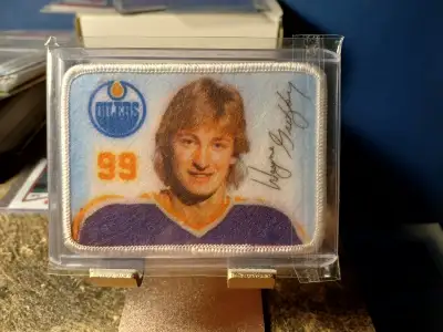 Wayne Gretzky  Patch Sew-On Signed Very  Rare Mint, View more