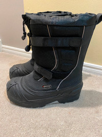 Baffin Snow Boots Size 7