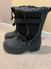 Baffin Snow Boots Size 7