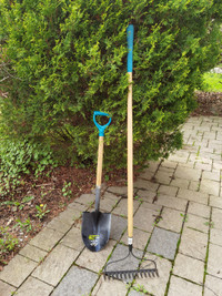 Used- Like new Yard works shovel and shaft, $30 for both.