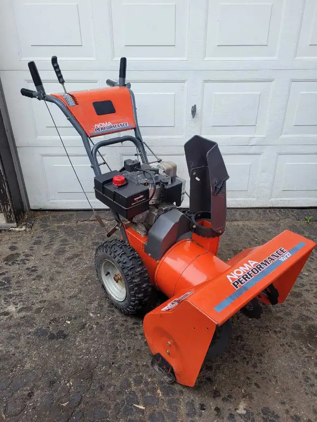 Noma 27" snowblower in Snowblowers in Kitchener / Waterloo - Image 2