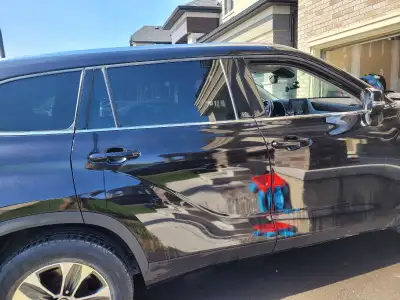 I am selling a 2021 Toyota Highlander XLE AWD with a sleek design and a spacious interior, perfect f...