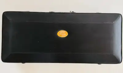 Yamaha Custom Z Black Leather Saxophone Case with 2 keys and 2 handles 25" x 5" x 5"