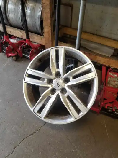 Used - Good ET35 18x8 hub: 66 Nissan specific also for Toyota & Lexus includes sensors $ 650 cash, s...