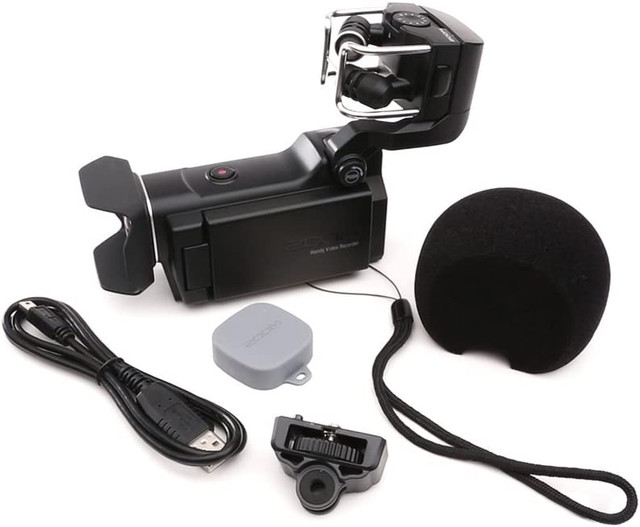 ZOOM Q8 VIDEO AND AUDIO RECORDER - NEW IN BOX in Cameras & Camcorders in Abbotsford - Image 3