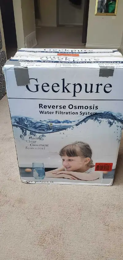 The reverse osmosis water purification system is brand new and has never been used. !! CASH ONLY!! !...