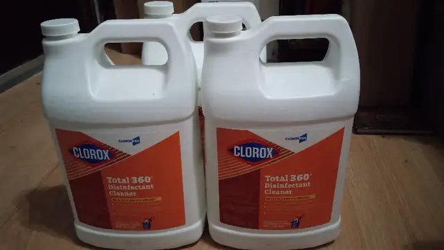 Néttoyant désinfectant 3.78L Clorox Commercial  Total 360 Clean in Other in City of Montréal - Image 2