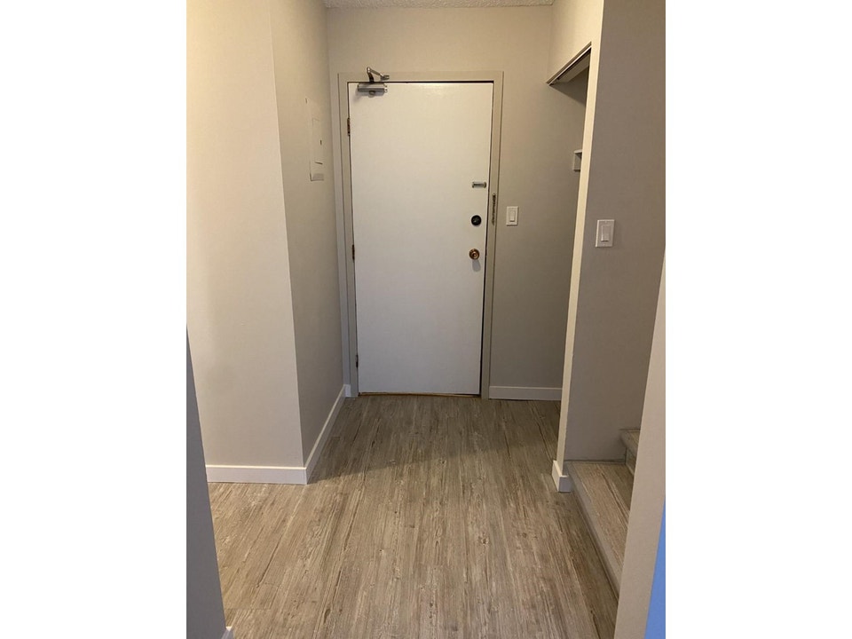 Beautiful three bedroom, two bathroom townhouse 4