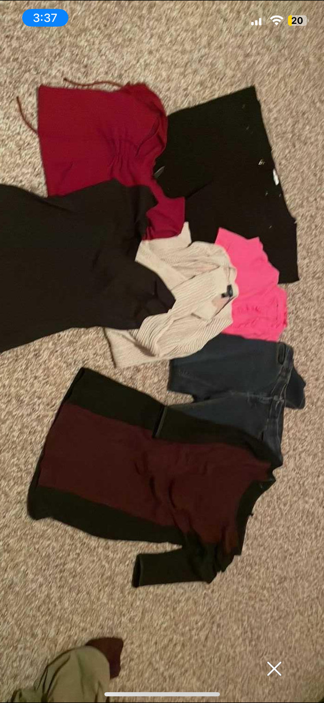  Women’s clothing size small  3  pictures in Multi-item in Regina - Image 2
