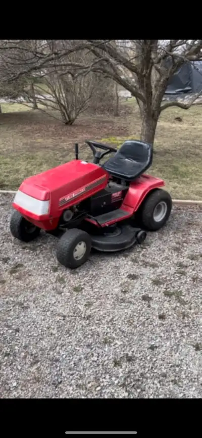 Lawn tractor - pending pickup 