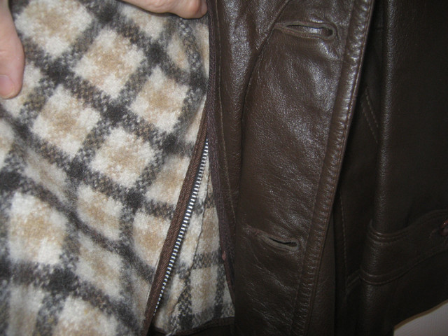 Vintage (1970s) dark brown leather jacket with zippered lining in Men's in Oshawa / Durham Region - Image 3