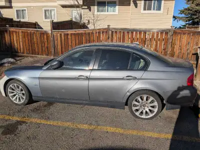 2011 328xi runs and will drive needs 2 tries, to get her rolling interior is MINT sun roof won't ope...