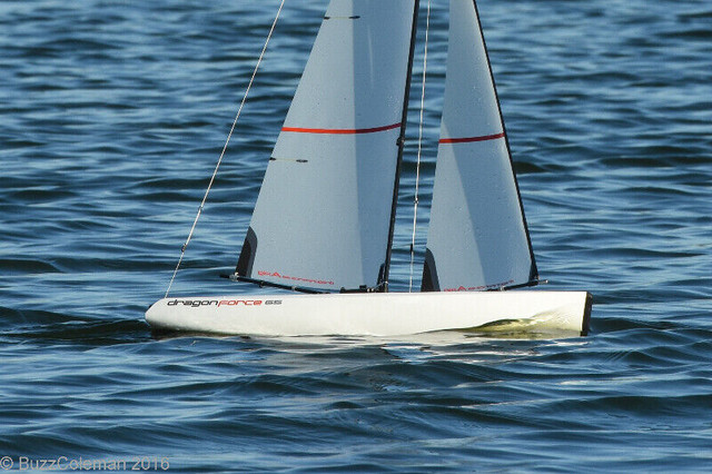 New Joysway DragonForce 65 V7 RC Sailboat/ Yacht RTR DF65 in Hobbies & Crafts in Vancouver - Image 3