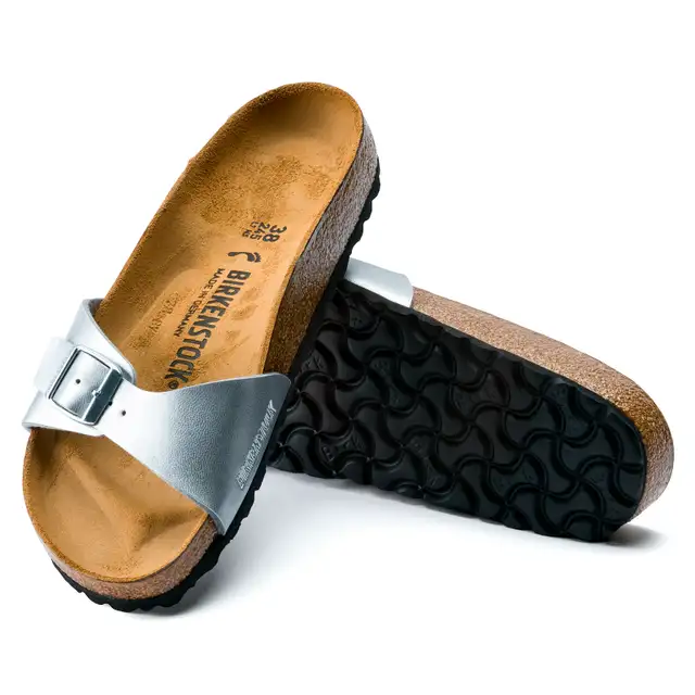 UGG Women's Jass Sneaker - Stylish and Comfortable.sz.9 in Women's - Shoes in Mississauga / Peel Region - Image 2