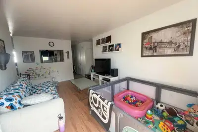 Très grand logement 4 et demi à La Prairie, à louer pour le 1er septembre ou après Accès rapide à Mo...
