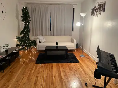 **French below*** Apartment available from February 1st, 2026. Located very close to the University...