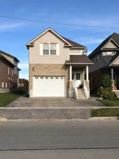 Room for rent in a remarkable 4 Bedroom house Students are welcome AVAILABLE from November 1st! Shar...