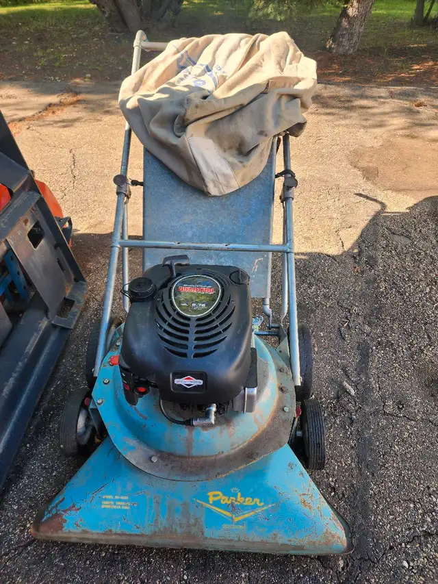 Lawn Vacuum  in Other in Edmonton - Image 5