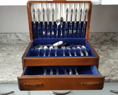 Vintage 1847 Rogers Bros "First Love" silverplate flatware set with solid wood, velvet and satin lin...