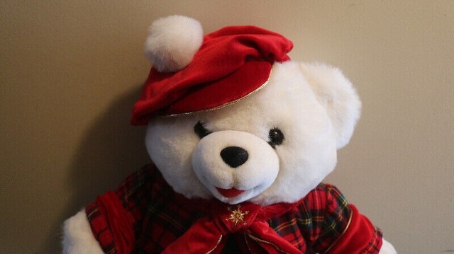 - Vintage Christmas Teddy Bear - (NEVER USED) - in Toys & Games in Cole Harbour - Image 2