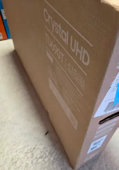 This is an open box Samsung 43" 4k Crystal UHD smart tv. Model 43TU690T IT IS PERFECT LIKE NEW NO IS...