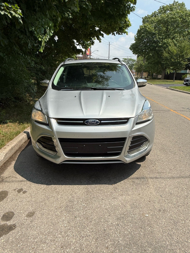 2013 ford escape  in Cars & Trucks in City of Toronto - Image 3