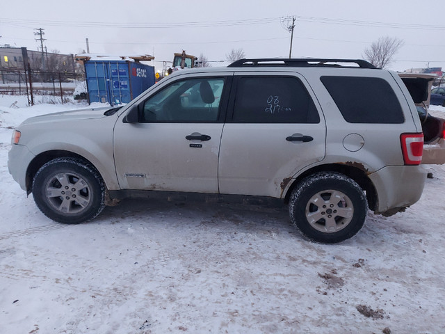 2008 Ford Escape Parts out in Auto Body Parts in Winnipeg - Image 3
