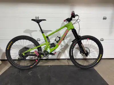 2021 Santa Cruz Nomad C XT , View more
