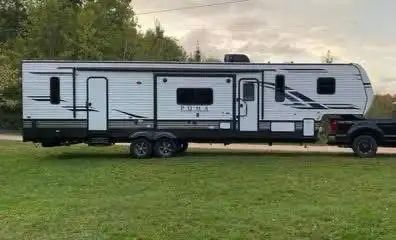 Fifthwheel camper 2021 Puma 383 DSS -41 foot -air conditioning -2 slideouts -14 foot garage -Rear pa...