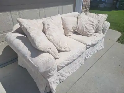 Couch  - Can Deliver 
