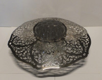 VINTAGE BENEDICT ORNATE SILVERPLATE  BOWL/PLATE WITH GLASS FROG