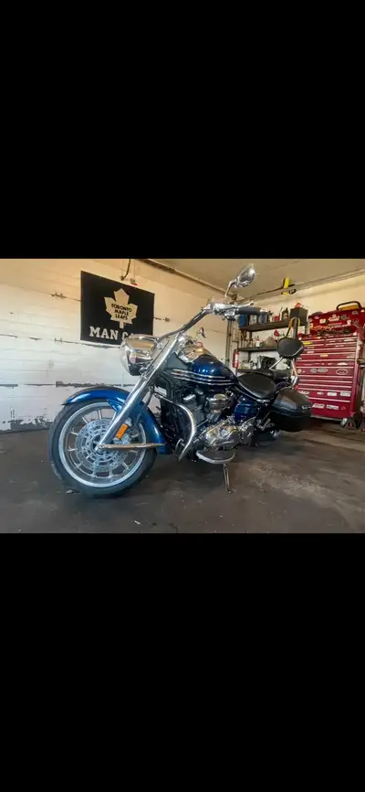 2010 Yamaha Roadliner S touring cruiser runs great Lots of chrome 113 cubic inch air cooled V twin 1...