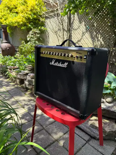 Marshall MG 30DFX practice guitar amp, View more