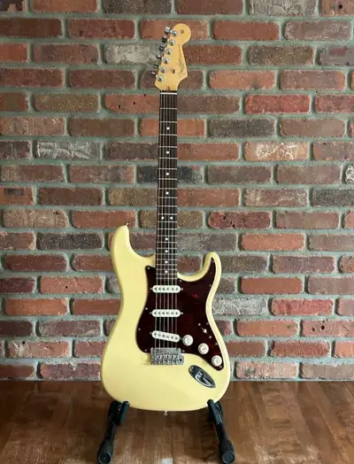 Rare 2014 Fender FSR 60th Anniversary edition up for sale! Dark rosewood fretboard. Gorgeous cream p...
