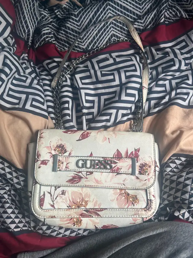 Guess Floral Shoulder Bag